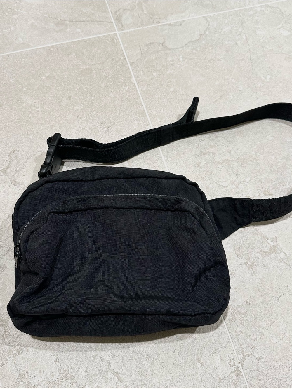 BAGGU Black Crossbody Belt Bag